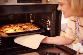 Advanced Commercial Microwave Oven for High-Speed Kitchen Performance