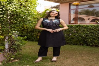 Shop Embroidery Kurta Sets Online for Women in Trendy Comfortable Ethnic Styles